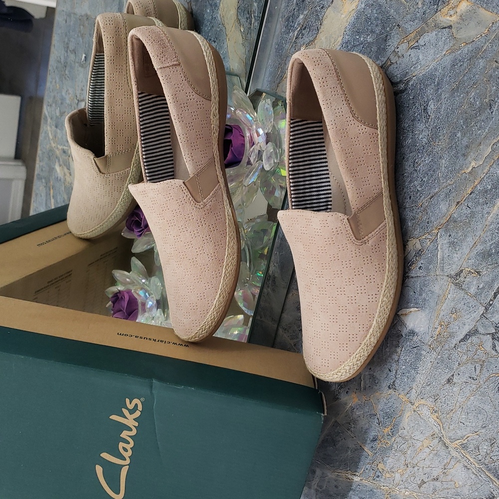 Clarks Tan Loafers - Picture 6 of 7